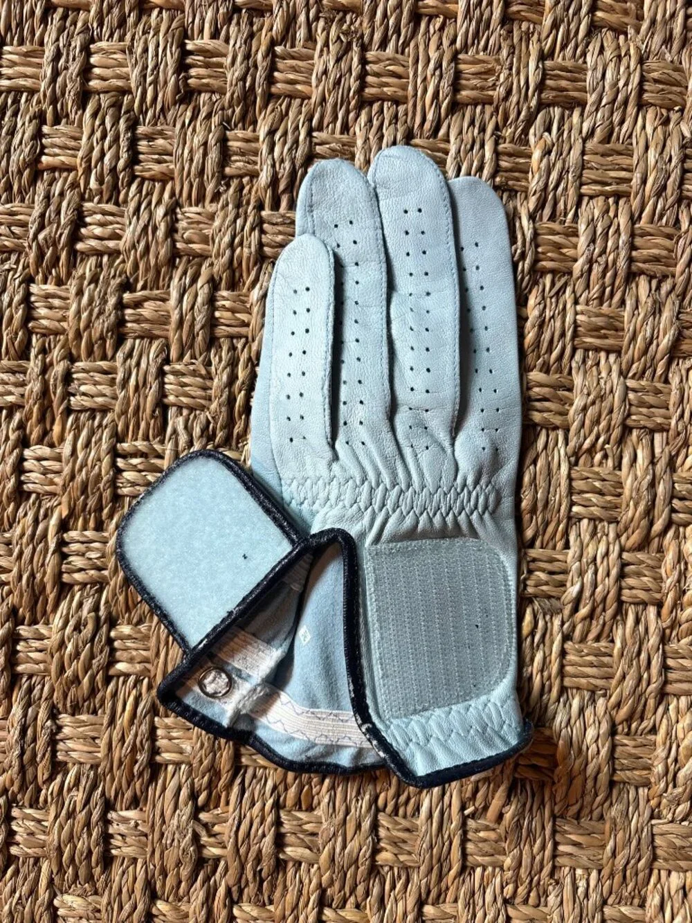 NWT Alpo pale blue cabretta leather golf glove LH